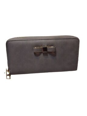 Ivy London Gray Wallet NWT